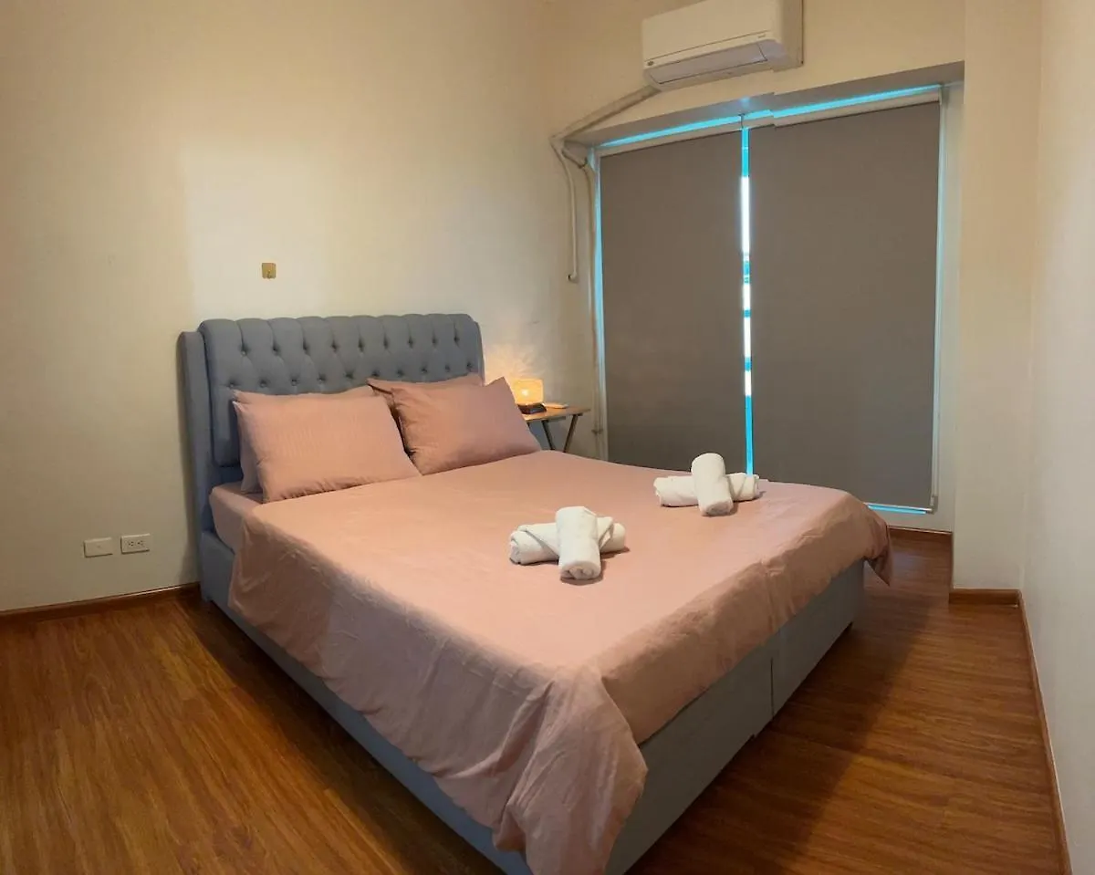 Huge 1Br Spacious Balcony Manila 0*,