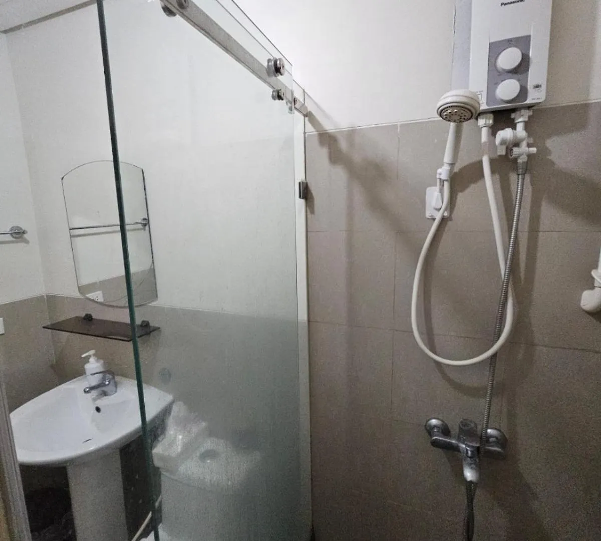 Huge 1Br Spacious Balcony Manila Apartment