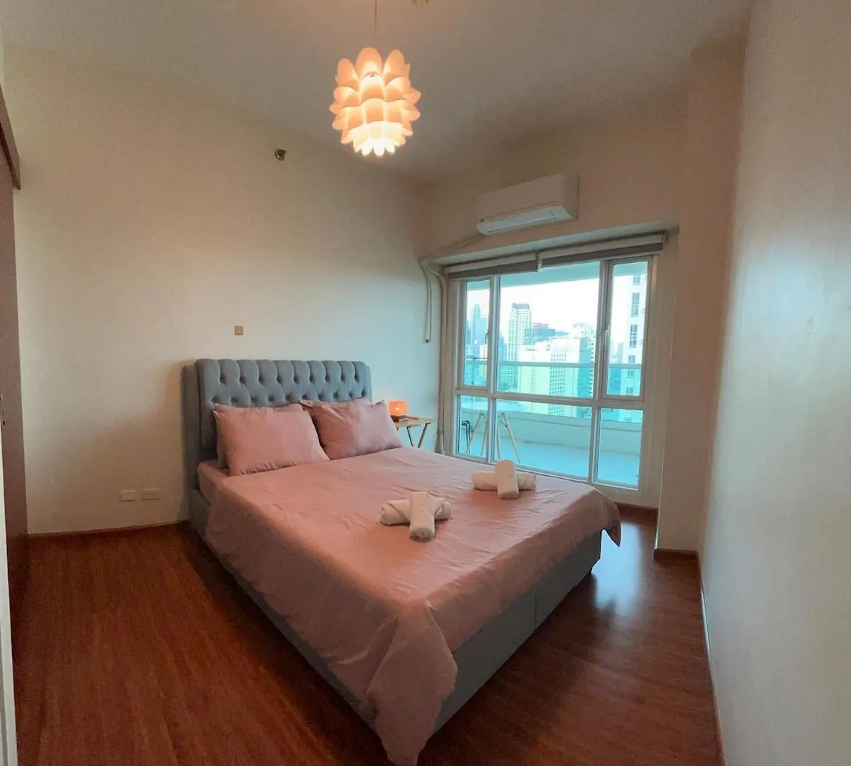 Huge 1Br Spacious Balcony Manila